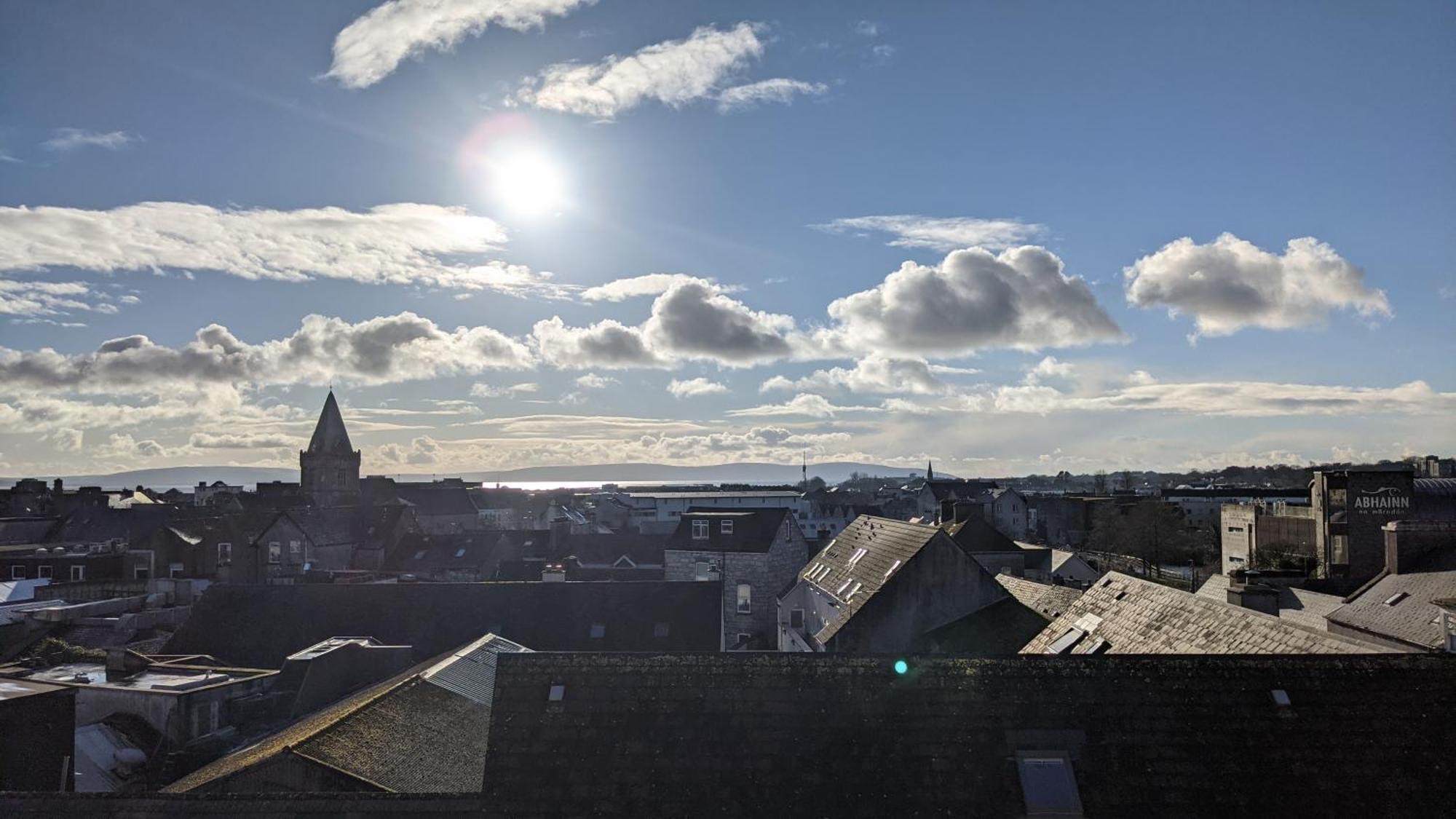 Heart Of City Centre Stunning View Galway Exterior photo